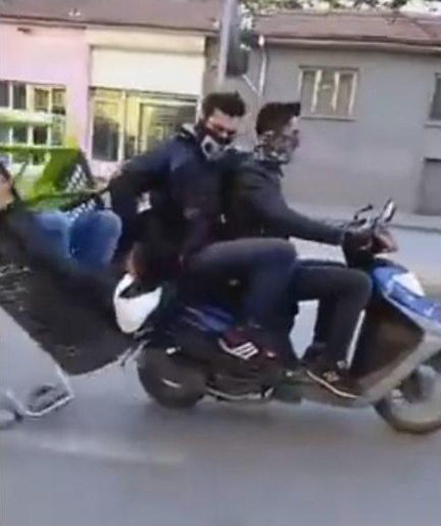 Eskişehir’de Gençlerin Motorla Tehlikeli Oyunu