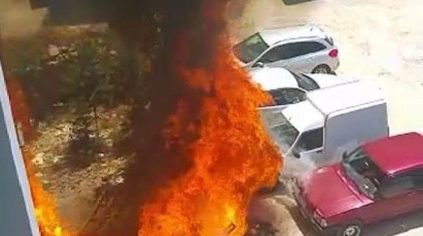 Gaziantep&rsquo;te 3 Otomobil Alev Aldı