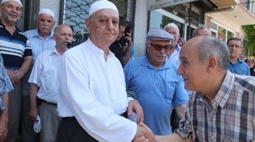 Burhaniye&rsquo;de Ramazan Umrecilerine Coşkulu Uğurlama