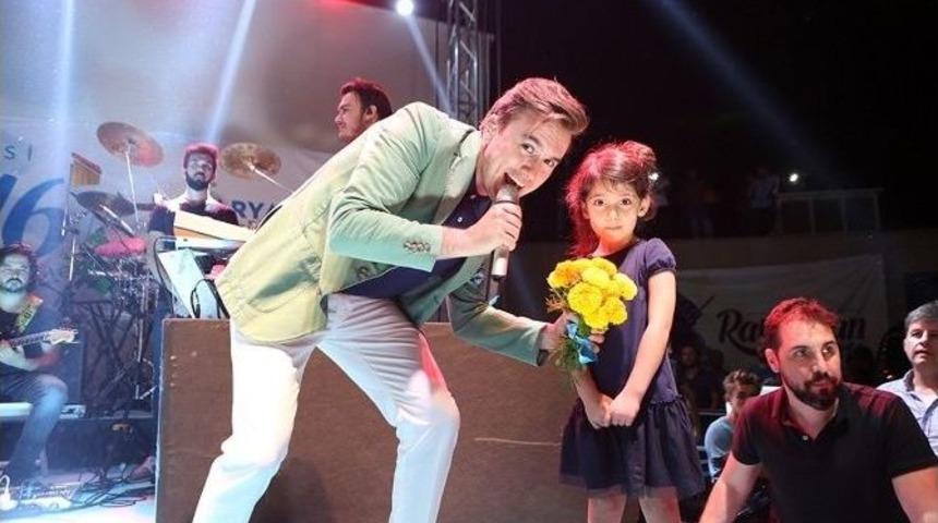 Mustafa Ceceli&rsquo;den Sakaryalılara Unutulmaz Konser