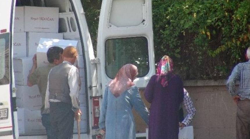 Hayırsever İş Adamı Reşat Erdoğan 3 Bin 500 Aileye Gıda Yardımında Bulundu