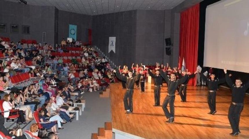 Yabancı &Ouml;ğrencilerden T&uuml;rk&ccedil;e Yılsonu G&ouml;sterisi