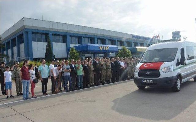 Rizeli Şehit Emrah Aytemiz’in Cenazesi Askeri Uçakla Trabzon’a Getirildi