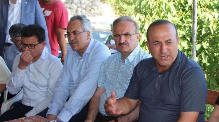 Bakan &Ccedil;avuşoğlu Kumluca&rsquo;da Yangından Zarar G&ouml;ren Vatandaşlarla Bir Araya Geldi