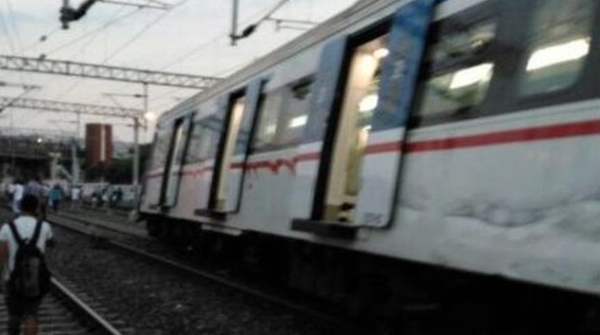 İzmir&rsquo;de Feci Tren Kazası