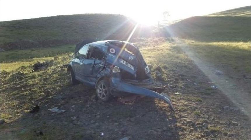 Niğde&rsquo;de Otomobil Takla Attı: 2 &Ouml;l&uuml;