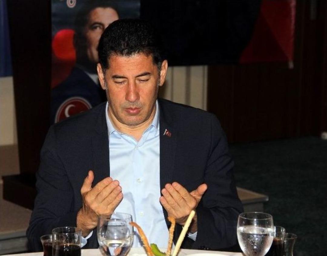 Mhp&rsquo;li Sinan Oğan Prompter Kullanan Siyasileri Eleştirdi