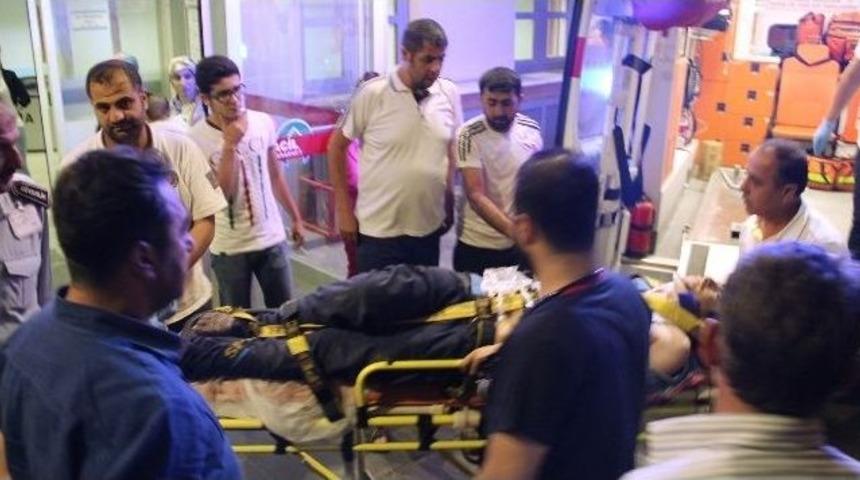 Kız İsteme Yolunda Kaza: 3 &Ouml;l&uuml;, 5 Yaralı