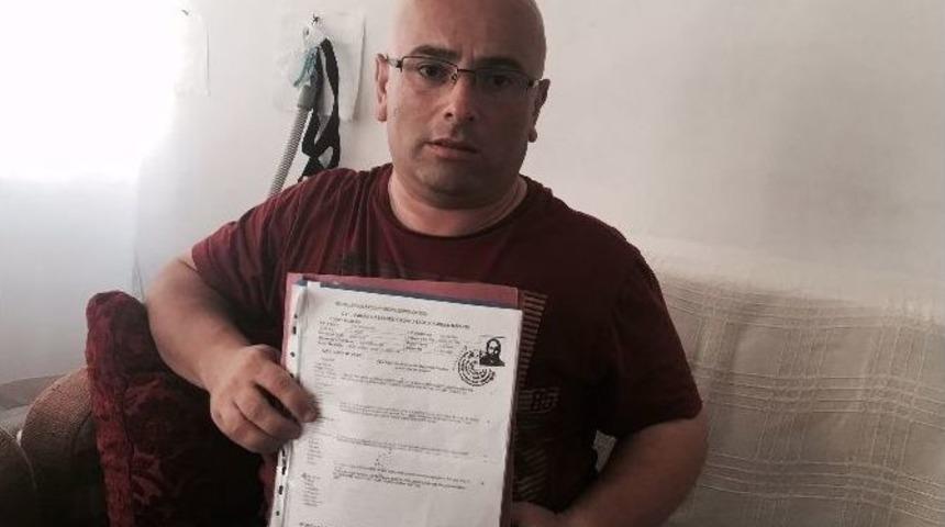 (&ouml;zel) İş Bulamayan Engelli, Evin Penceresine Pankart Asıp Greve Girdi