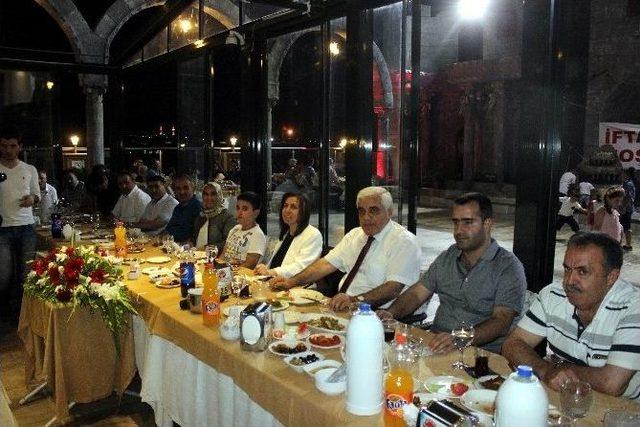 Milletvekili Dülger, Roketli Saldırıda Hayatını Kaybedenlerin Yakınlarına İftar Verdi