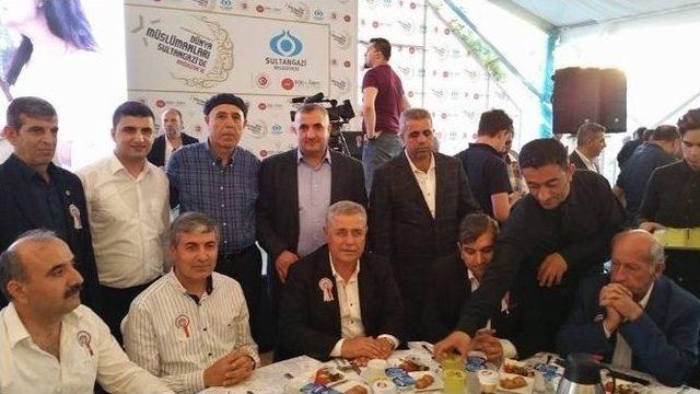 Başkan Aksoy, Sultangazi Belediyesinin İftar Yemeğine Katıldı