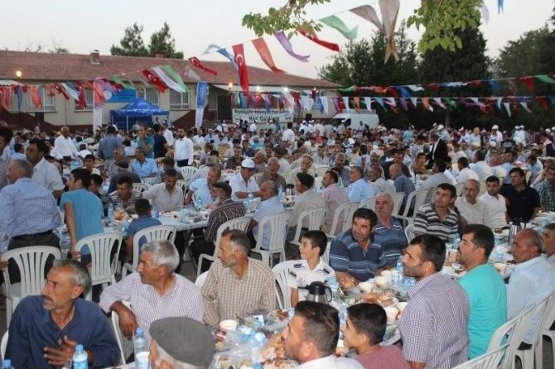 Yavuzeli&rsquo;ndeki İftar Yemeğine Rekor Sayıda Katılım