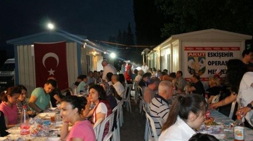 Akut İftar Yemeğinde Bir Araya Geldi