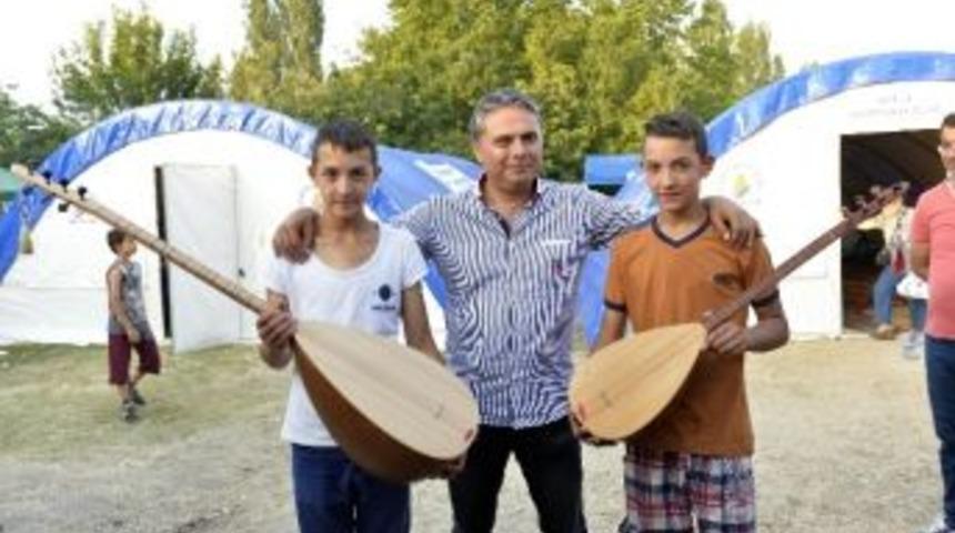 İkizlerden, Başkan Uysal&rsquo;a Bağlama Teşekk&uuml;r&uuml;
