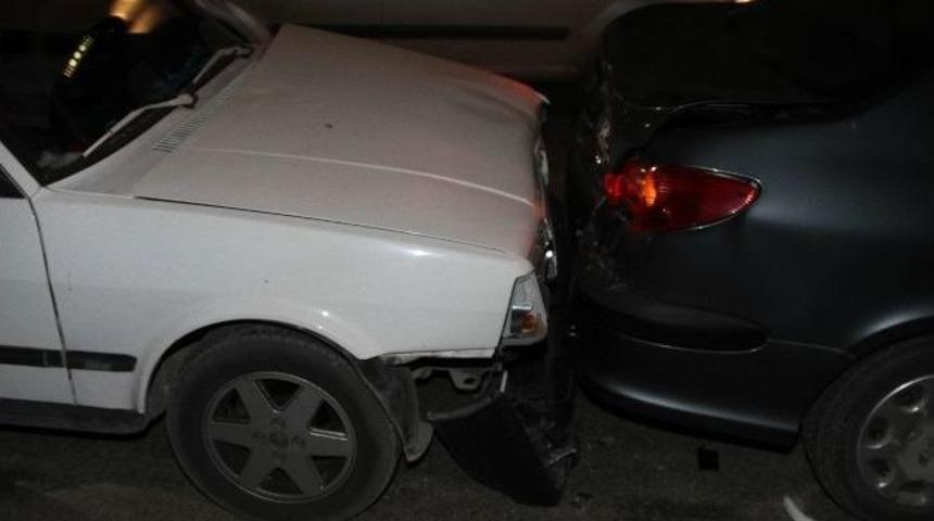 Alkollü Şahıs Trafiği Karıştırdı: 4 Yaralı