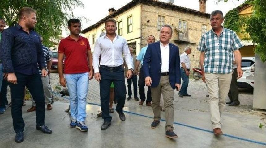 Başkan B&ouml;cek&rsquo;e Elmalı&rsquo;da B&uuml;y&uuml;k İlgi