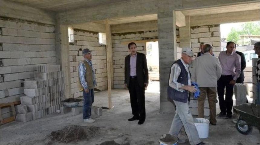 Başkanı Bulutlar, Yenice, K&uuml;mbet Mahallesi&rsquo;nde Taziye Evi Ve Yol &Ccedil;alışmalarını İnceledi