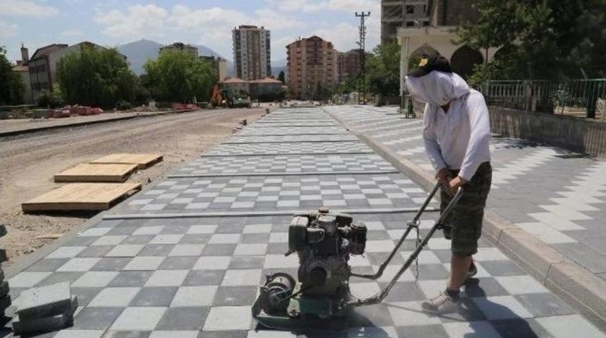 Battalgazi Mahallesi &Ccedil;eşmeli Caddesi Yenileniyor