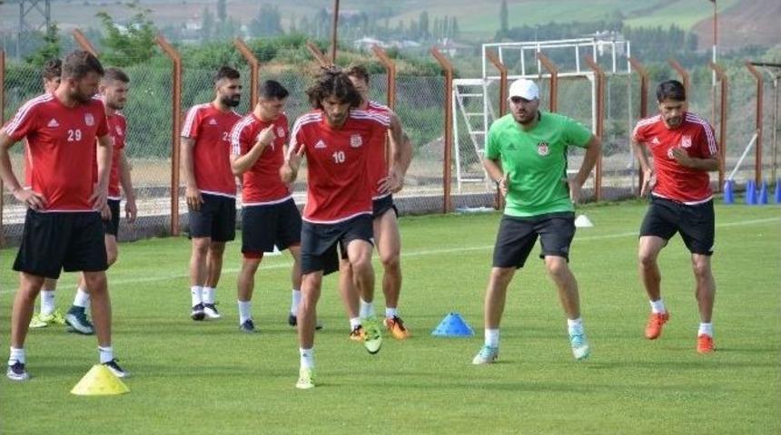 Sivasspor Yeni Sezon Hazırlıklarını S&uuml;rd&uuml;r&uuml;yor