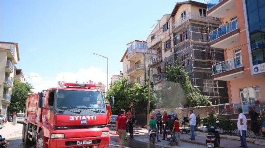 Beyşehir&rsquo;de &Ccedil;atı Yangınını İtfaiye S&ouml;nd&uuml;rd&uuml;