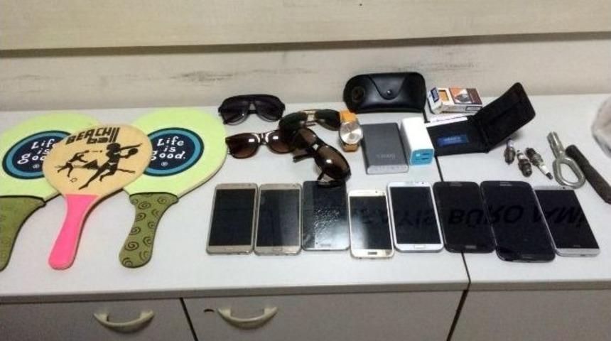 İzmir&rsquo;de Plaj Hırsızlarına Jandarmadan Operasyon