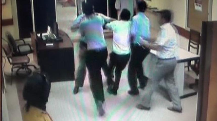 Başhekim Ve Yardımcısı Tekme Tokat Darp Edildi