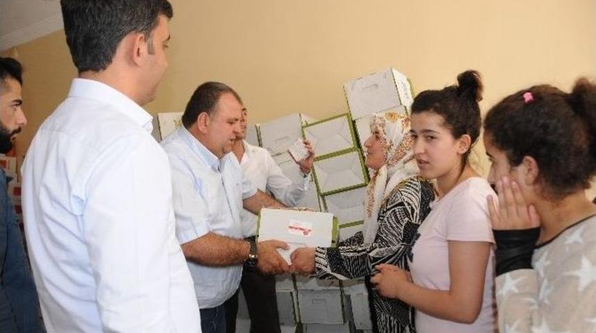 Chp Hakkari&rsquo;de 2 Bin 500 Aileye Yarım Dağıttı