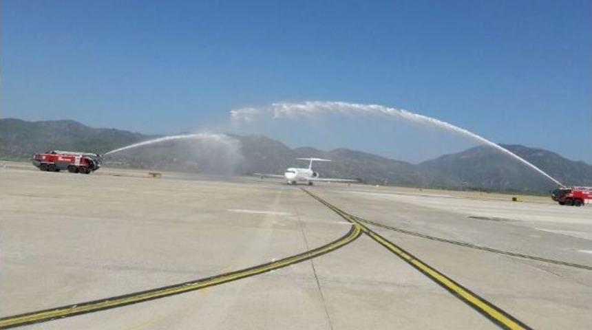 Dalaman&rsquo;a İlk Seferini Yapan Yolcu U&ccedil;ağı &rsquo;&rsquo;su Takıyla&rsquo;&rsquo; Karşılandı