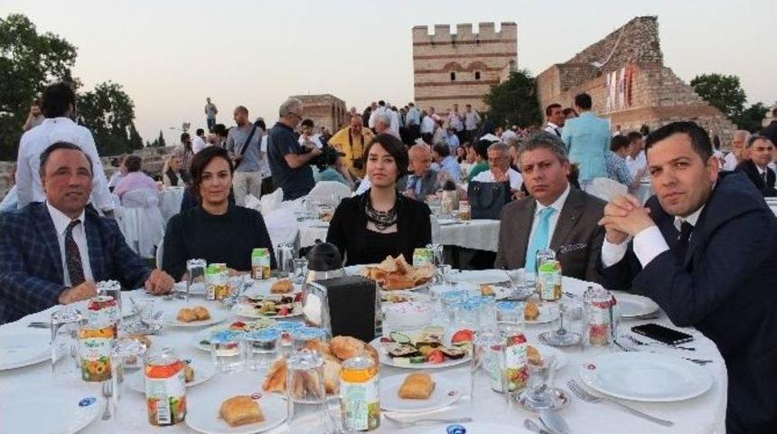 Rumeli Ve Balkan Dostları, İftar Programıyla Bir Araya Geldi