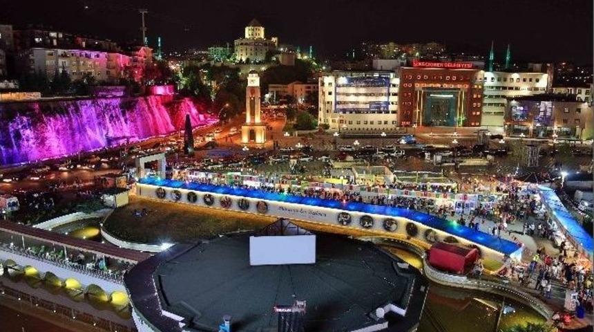 Bosnalı Grubun İlahileri Ke&ccedil;i&ouml;renlileri Mest Etti