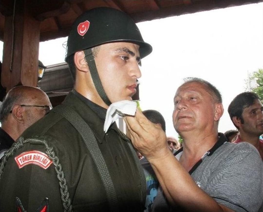 Rizeli Şehit Uzman &Ccedil;avuş Emrah Aytemiz Son Yolculuğuna Uğurlandı