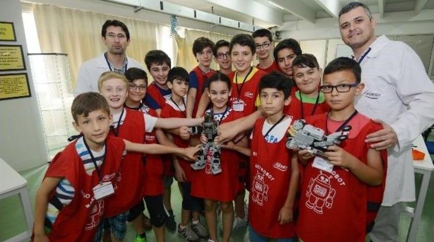 &Ccedil;ocuklar Hayal G&uuml;&ccedil;leri İle Kendi Oyuncaklarını Yapıyorlar