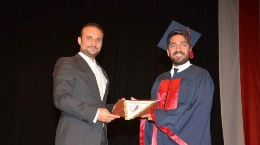 Yd&uuml; M&uuml;hendislik Fak&uuml;ltesi Mezunları Diplomalarını Aldı
