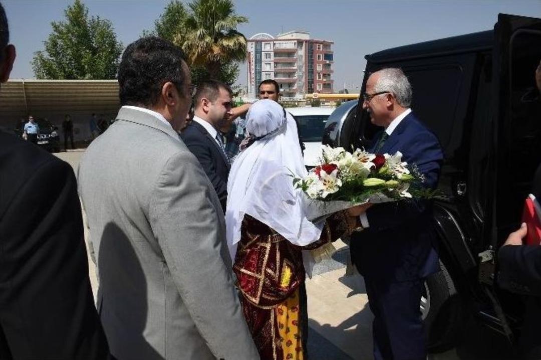 Şanlıurfa Valisi G&ouml;revine Başladı