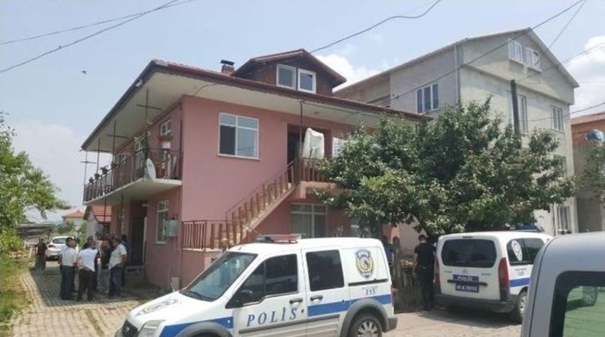 Pompalı Tüfekle Eşini Öldürdü Kendini İhbar Ederek Polisi Bekledi