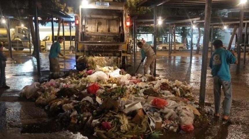 Haliliye Belediyesi Pazar Yerlerini Temizliyor