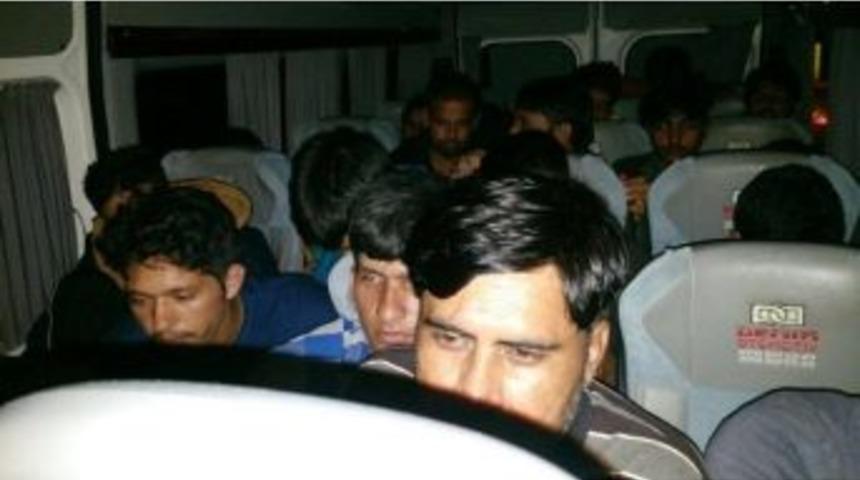 Edirne&rsquo;de 27 Ka&ccedil;ak G&ouml;&ccedil;men Yakalandı