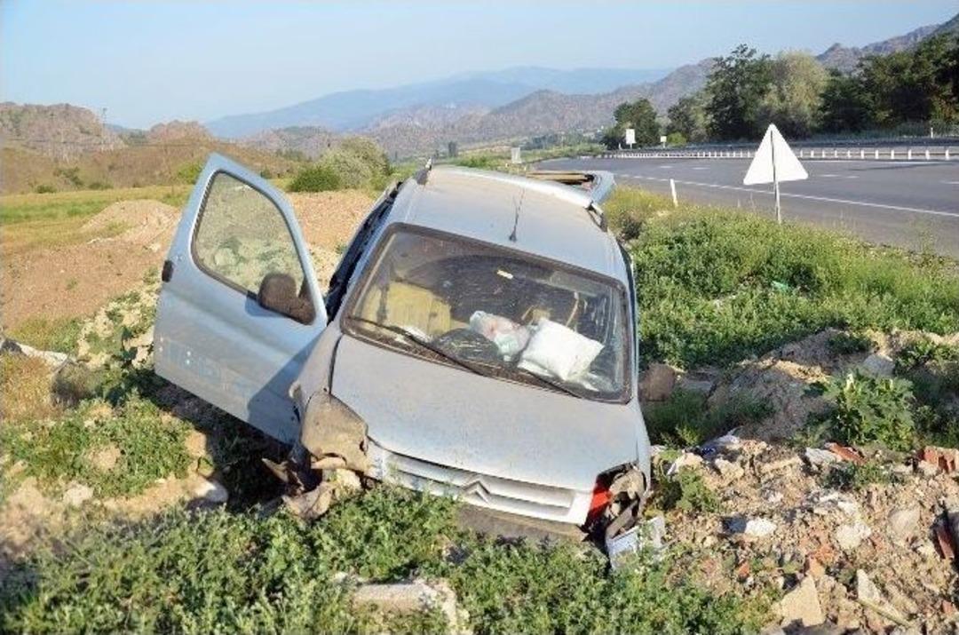 &Ccedil;orum&rsquo;da Trafik Kazası: 5 Yaralı