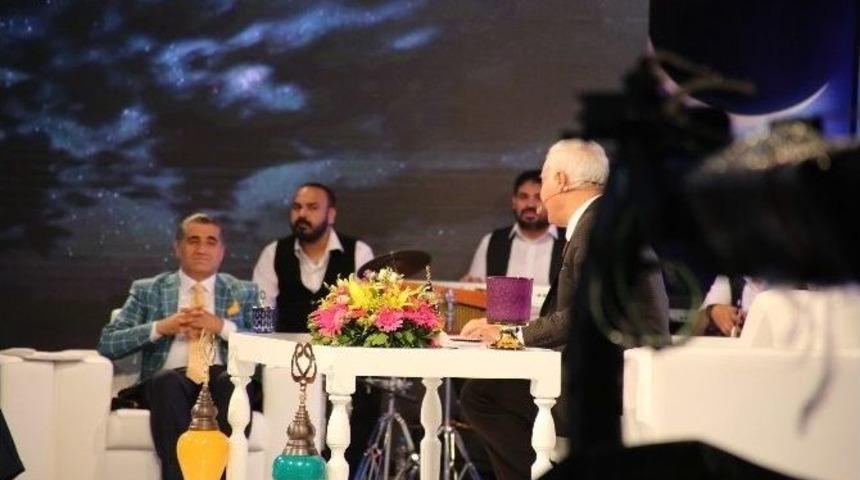 Ünlü Türkücü’den, Hatipoğlu’na Şarkı