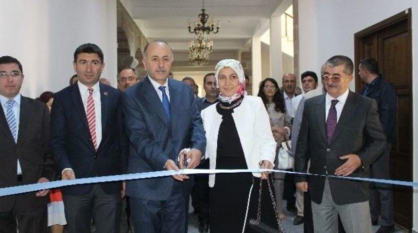 Tarihi Kongre Binasında Tezhib Ve El Sanatları Sergisi A&ccedil;ıldı