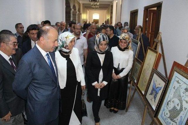 Tarihi Kongre Binasında Tezhib Ve El Sanatları Sergisi Açıldı