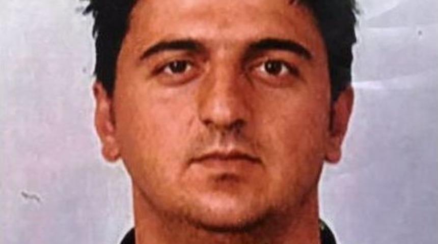 İzmir&rsquo;de Demir &Ccedil;ubuklu, Bı&ccedil;aklı Kavga: 1 &Ouml;l&uuml;, 2 Ağır Yaralı