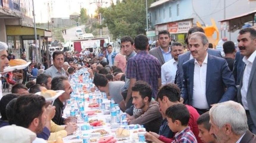 Tencereler Ortak Kaynadı