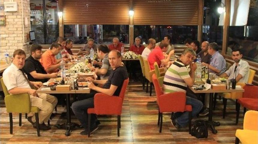 Amat&ouml;r Telsizciler İftar Yemeğinde Buluştu
