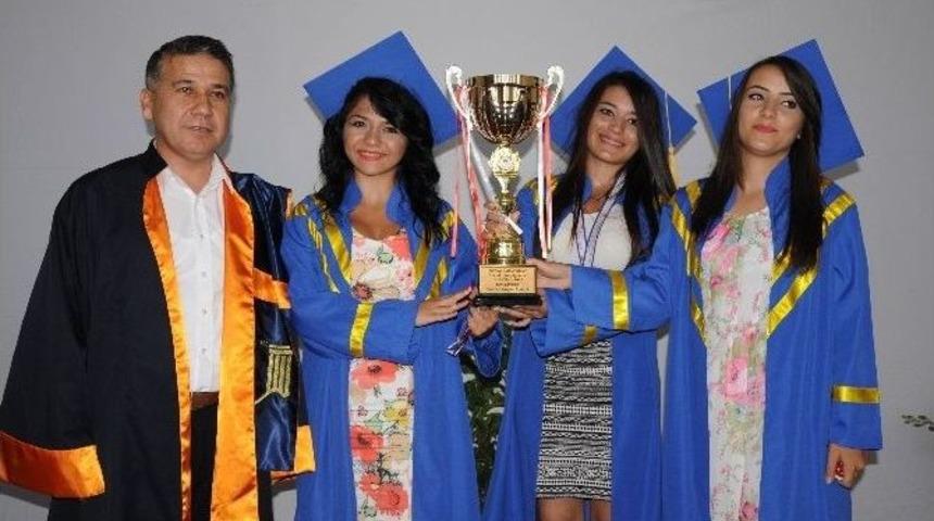 Erdemli Utiyo&rsquo;da 7. Mezuniyet Sevinci