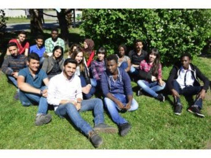 Yurt Dışından Kabul Edilecek Öğrenci Başvuruları Başladı