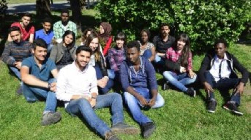 Yurt Dışından Kabul Edilecek Öğrenci Başvuruları Başladı