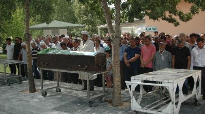 Cansız Bedenine 129 G&uuml;n Sonra Ulaşılan İdil Toprağa Verildi