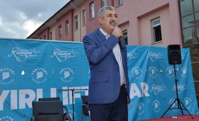 Yeşilyurt Belediyesi Meydan İftarı Toki’de Kuruldu