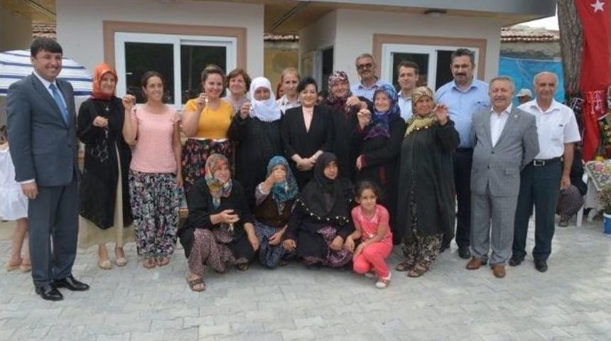 Poyralı K&ouml;y&uuml; Y&ouml;resel &Uuml;r&uuml;nler &Ccedil;arşısı&rsquo;nın A&ccedil;ılışı